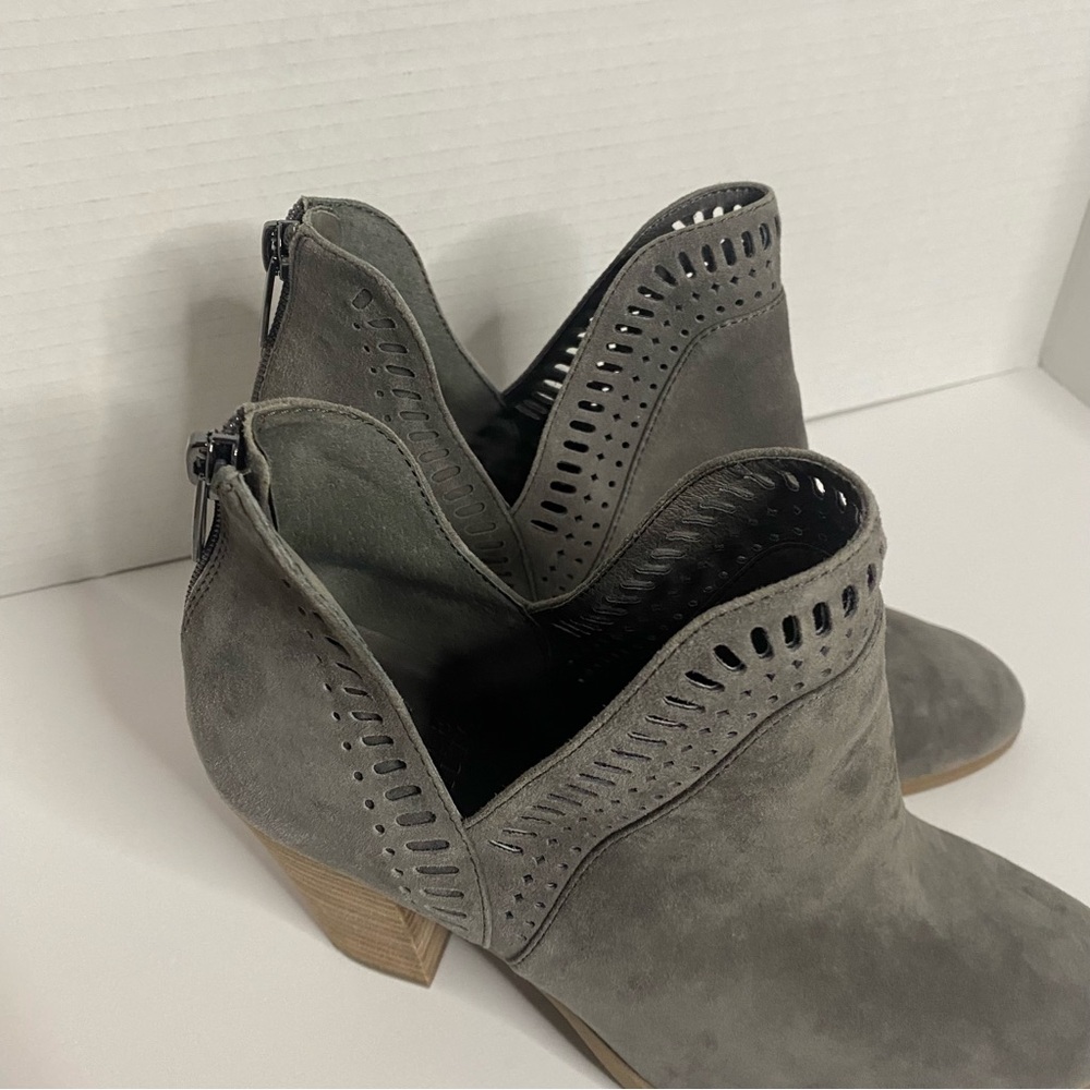 Vince‎ Camuto Fileana Split Shaft Gray Suede Ankle Booties - Picture 8 of 10